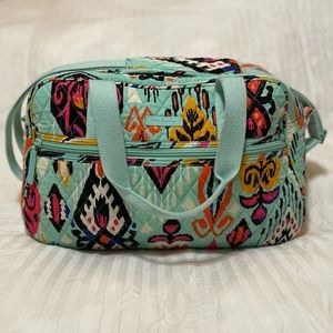 BNWOT - Vera Bradley Compact Traveler Bag